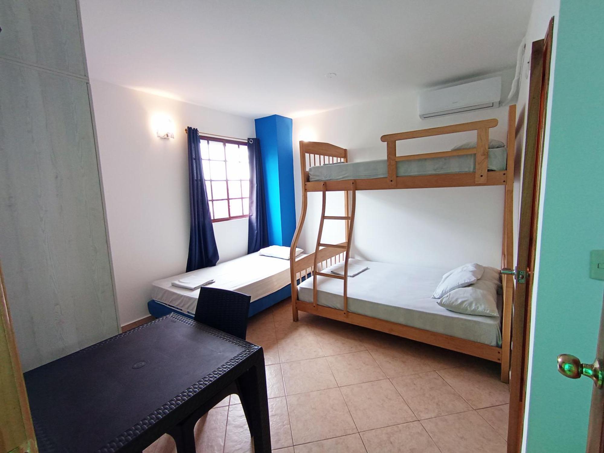 Hostal Yaku มอนตาญิตาร์ ภายนอก รูปภาพ