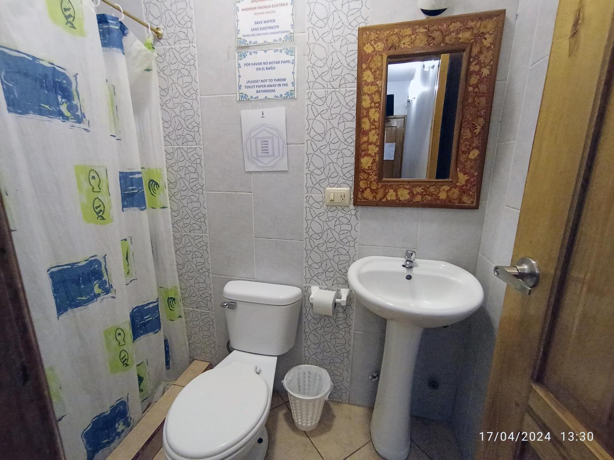 Hostal Yaku มอนตาญิตาร์ ภายนอก รูปภาพ