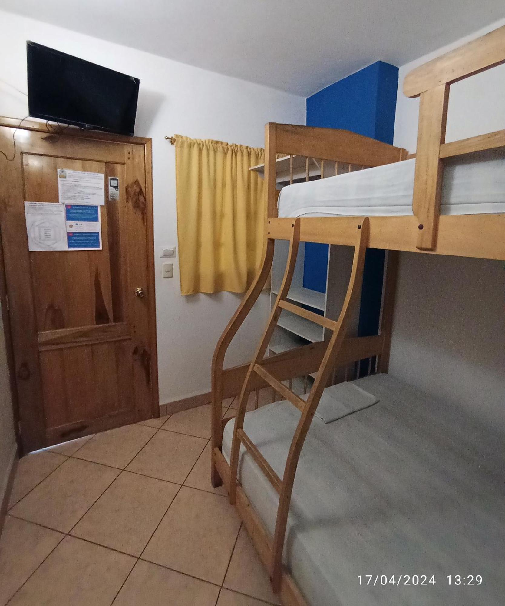 Hostal Yaku มอนตาญิตาร์ ภายนอก รูปภาพ