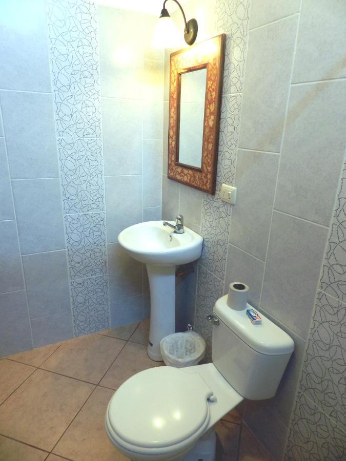 Hostal Yaku มอนตาญิตาร์ ภายนอก รูปภาพ